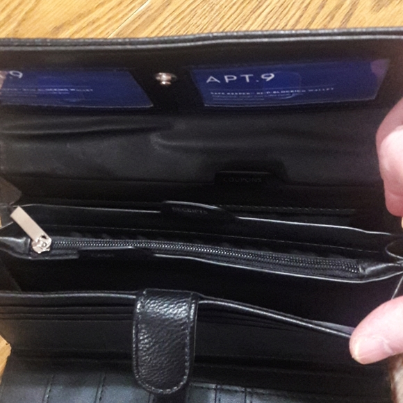 Wallet - Picture 3 of 4